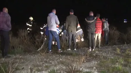 TRAGEDIE. Părinţii copiilor morţi în accident la Lugoj şi sora lor, în stare gravă la spital VIDEO