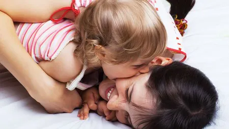 Cum trebuie îngrijită pielea nou-născuţilor