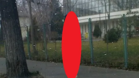 O fotografie cu o studentă goală care se plimbă prin Grozăveşti, face furori pe Internet FOTO