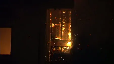 INCENDIU DEVASTATOR la Iaşi. O casă, distrusă din temelii de flăcări VIDEO