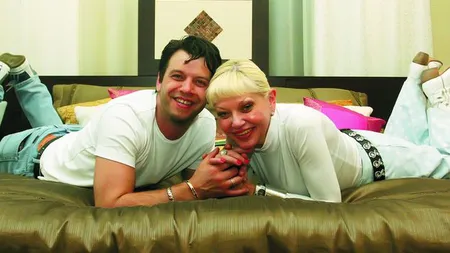 Cel mai bârfit cuplu din showbiz, reality show în jurul lumii FOTO