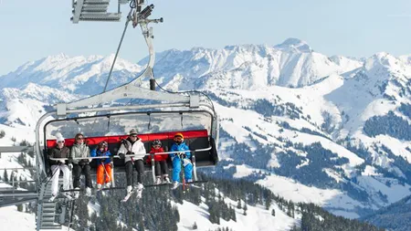 Kitzbuhel, pârtii pentru toţi schiorii şi drumeţii romantice