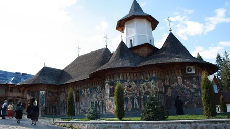 Propunere HALUCINANTĂ din partea unor membri ai bisericii. Îţi vei face cruce cu mâna stângă