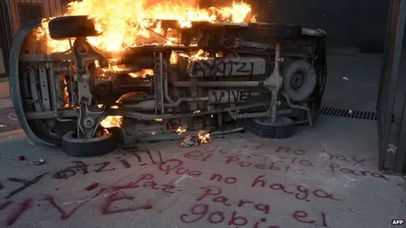 Proteste violente în Mexic după dispariţia a 43 de studenţi FOTO şi VIDEO