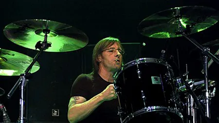 Phil Rudd, toboşarul AC/DC, arestat pentru angajarea unui ASASIN
