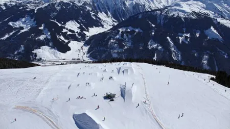 Locul din Tirol unde poţi schia aproape tot anul
