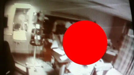 Apariţie DIABOLICĂ într-un spital, fotografiată de o asistentă. Un DEMON s-a aşezat pe un pacient FOTO