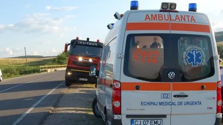 Accident grav în CLUJ. Un BMW a intrat sub un TIR. Şoferul bolidului, în stare gravă