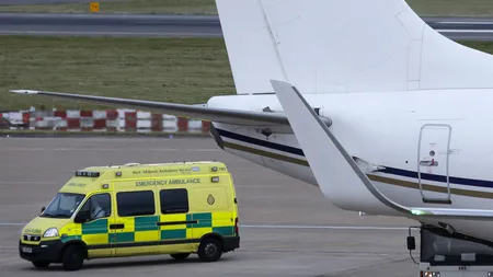 Aterizare de urgenţă a unui avion cu destinaţia Dallas. 14 oameni, răniţi