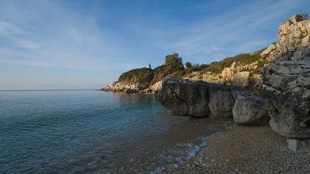 Cargobot moldovenesc cu sute de imigranţi la bord, SEMNAL DE PERICOL aproape de Corfu