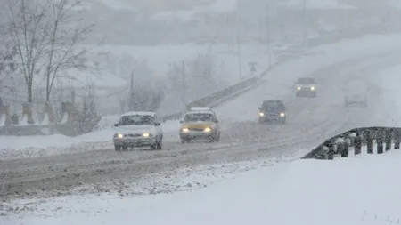 Trafic de COŞMAR pe şosele din mai multe judeţe, din cauza NINSORII. Vezi DRUMURILE afectate
