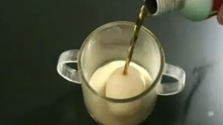 EXPERIMENT ÎNFIORĂTOR. Ce se întâmplă dacă BAGI un OU în COCA COLA VIDEO