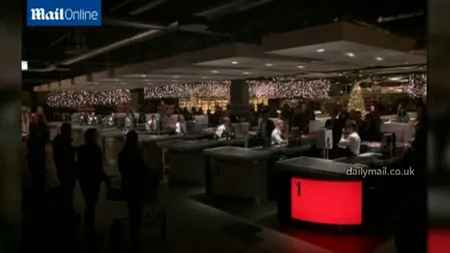 Spectacol inedit la un supermarket din Germania: Jingle Bells cântat la casele de marcat VIDEO
