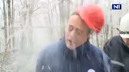 Ministrul energiei al Serbiei, rănit de un ţurţure în timpul unui interviu VIDEO