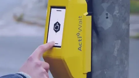 Doi studenţi germani au creat un joc video pentru pietonii care aşteaptă să treacă strada VIDEO
