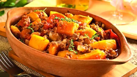 REŢETA ZILEI: Tocăniţă de dovleac şi carne tocată
