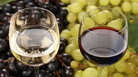 Masa de Crăciun. Reguli obligatorii despre cum trebuie servit vinul, pentru a avea o cină reuşită