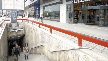 Accesul la staţia de metrou Unirii 2, închis parţial pentru construirea unui pasaj către Magazinul Unirii