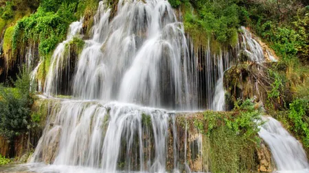 Una din CELE MAI FRUMOASE CASCADE din România, DISTRUSĂ. Vezi ce s-a întâmplat cu rezervaţia din Topliţa