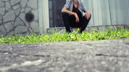Ce faci când copilul îţi răspunde obraznic. Trebuie să ignori sau nu?