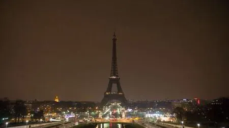 ATENTAT TERORIST PARIS. Turnul Eiffel în beznă, după atacul sângeros de miercuri VIDEO