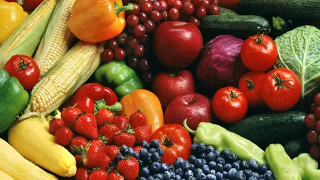 Consumul de fructe, legume şi exerciţiile fizice, în topul activităţii pentru o viaţă sănătoasă la români