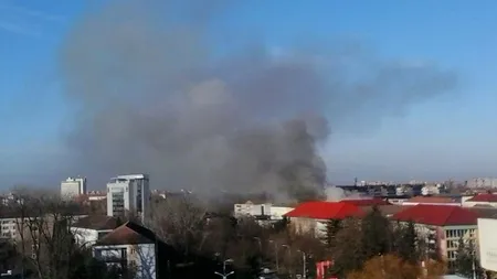 Incendiu DEVASTATOR în complexul studenţesc din Timişoara. FOTO şi VIDEO