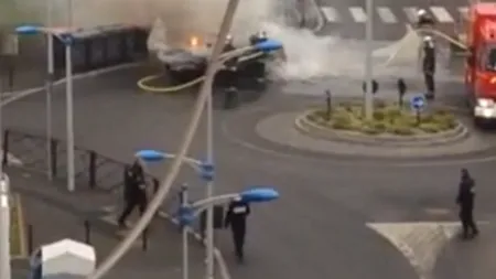 Un al doilea posibil atac terorist la Paris. O maşină a explodat lângă o sinagogă VIDEO