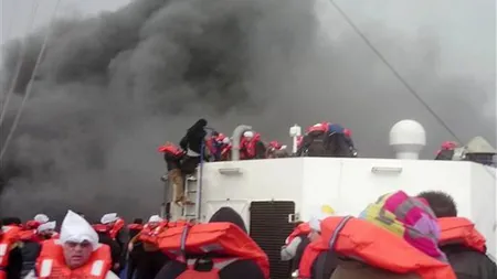 Incendiul de pe feribotul Norman: Au scăpat de FLĂCĂRI, dar au ajuns în GURA RECHINILOR
