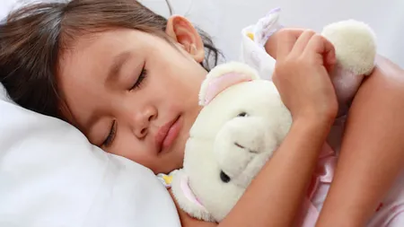 Cum influenţează tabletele şi smartphone-urile somnul copiilor