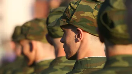 Străinii se pot înrola în armata rusă cu o singură condiţie. Află ce a cerut Putin