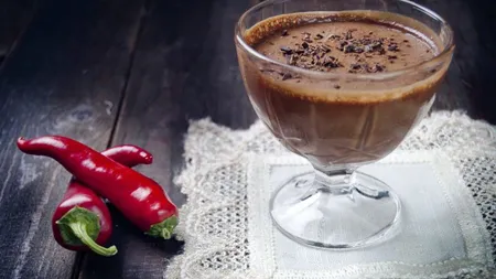REŢETA ZILEI: Mousse de ciocolata cu ardei iute