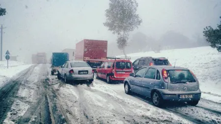 Traficul rutier, ÎNGREUNAT din cauza ninsorii şi viscolului. Vezi DRUMURILE ÎNCHISE / UPDATE