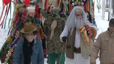 Obiceiul mascaţilor de la Păuneşti, vechi de 200 de ani: 
