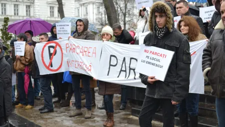 PROTEST în Arad împotriva transformării Parcului Eminescu în PARCARE FOTO VIDEO