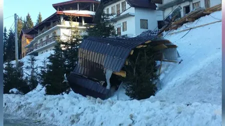Acoperişul unui hotel din Staţiunea Rânca, luat de vânt VIDEO