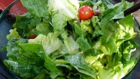 Ce nu ai ştiut niciodată despre salata verde din supermarket. Mărturisirea specialiştilor