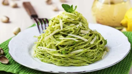 REŢETA ZILEI: Spaghete cu pesto de pătrunjel