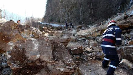 Circulaţie restricţionată în Clisura Dunării din cauza căderilor de stânci