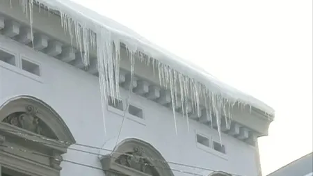 Ţurţurii, pericol pentru trecători
