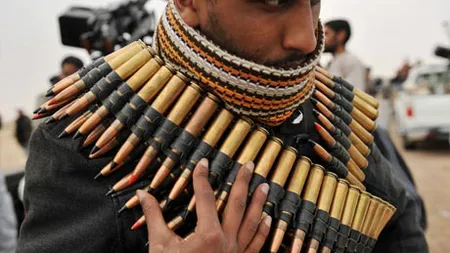 Statul Islamic cumpără armament din România, susţine un deputat irakian. Ambasadorul român neagă acuzaţiile