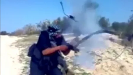 Cele mai tari GAFE ale TERORIŞTILOR: Combatanţii Statului Islamic, ironizaţi pe reţelele de socializare VIDEO