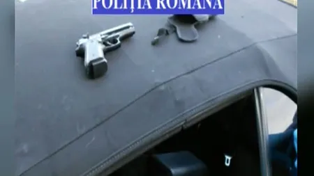 Fabrică ilegală de muniţie, descoperită de politişti. 22 de arme aduse din Bulgaria au fost confiscate