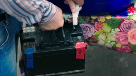 Ce părere are BISERICA despre reclama cu turnarea Aghiasmei în bateria automobilului