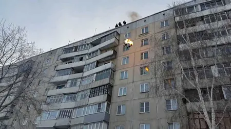 Şi-a dat foc şi s-a aruncat de pe bloc. IMAGINI ŞOCANTE