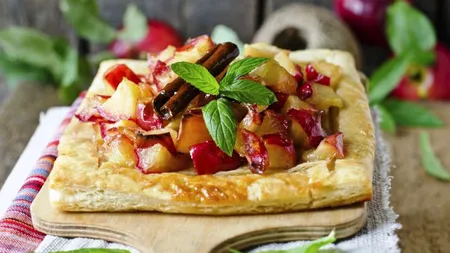 REŢETA ZILEI: Desert cu mere şi scorţişoară