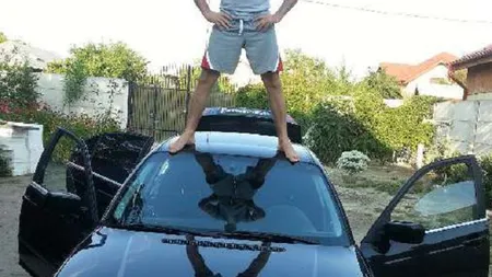 ANUNŢ INEDIT de vânzare a unei maşini. Iată cum s-a fotografiat proprietarul FOTO