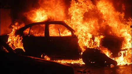 Gest extrem la Timişoara: Şi-a dat foc la propria maşină