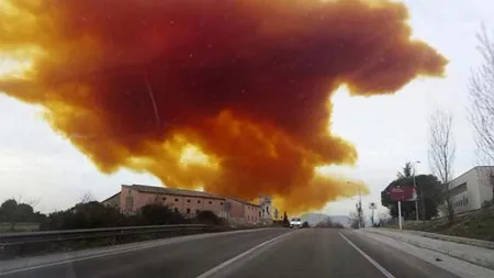 ALERTĂ TOXICĂ la Barcelona: Un nor OTRĂVITOR s-a ridicat deasupra oraşului, după o explozie chimică VIDEO