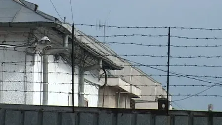 Un gardian al Penitenciarului Galaţi, prins în flagrant în timp ce lua mită